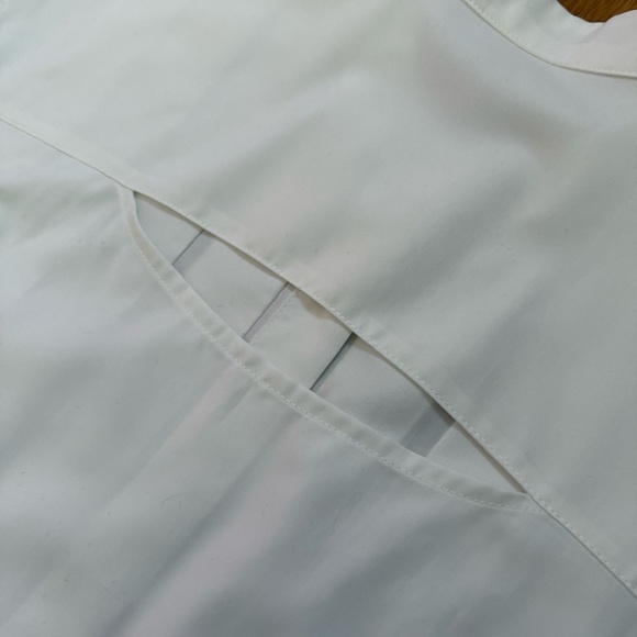 Tuxedo Pleated Oversized Drop Shoulder Key Hole Back Sleek Chic Buttondown Top S - Picture 5 of 8